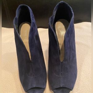 Nine West Navy blue suede booties Size 6.5